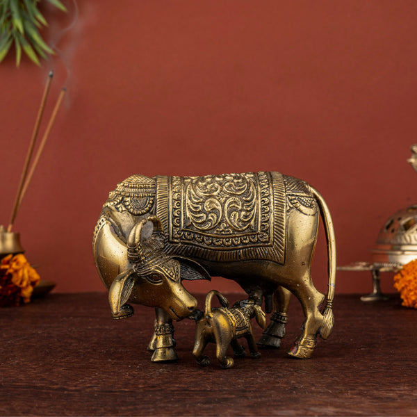 Classic Brass Gau Mata with Calf Idol – Mother Cow Statue with Head Bent in Blessing for Pooja & Home Decor
